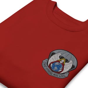 Air Force Pararescue PJ Beret Crest – USAF Special Warfare Badge | That Others May Live Patch Embroidered Unisex Premium Sweatshirt