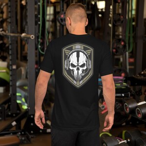 Camiseta unisex con diseño táctico militar y emblema de calavera de Ghost Operator.