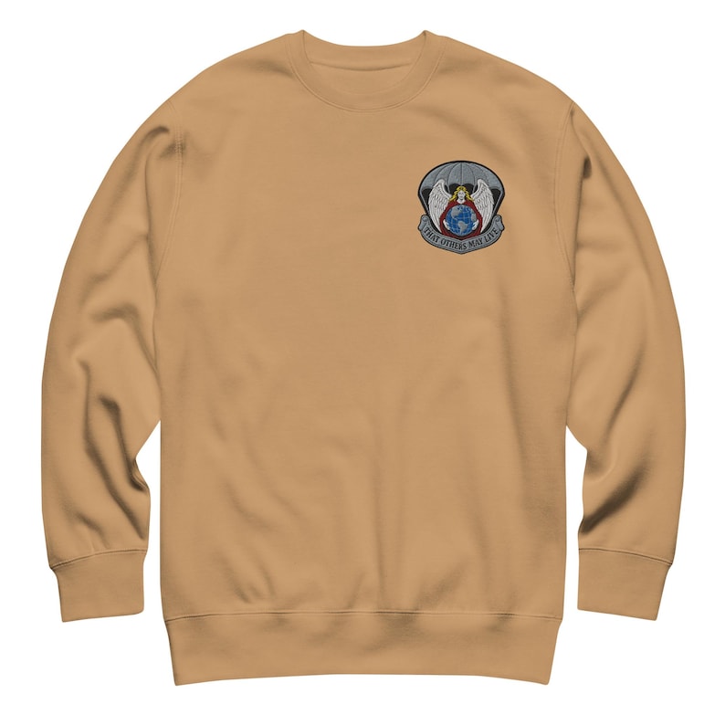 Air Force Pararescue PJ Beret Crest – USAF Special Warfare Badge | That Others May Live Patch Embroidered Unisex Premium Sweatshirt