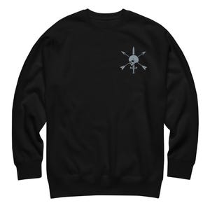 We trotseren de Special Forces van het leger | Nous Defions Skull Crossed Arrows Dolk geborduurd premium uniseks sweatshirt