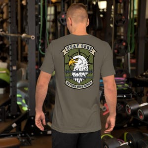 Emblema SERE de la USAF – Regreso con Honor Diseño de Parche Militar / Insignia de Supervivencia, Evasión, Resistencia y Escape Camiseta imagen 6