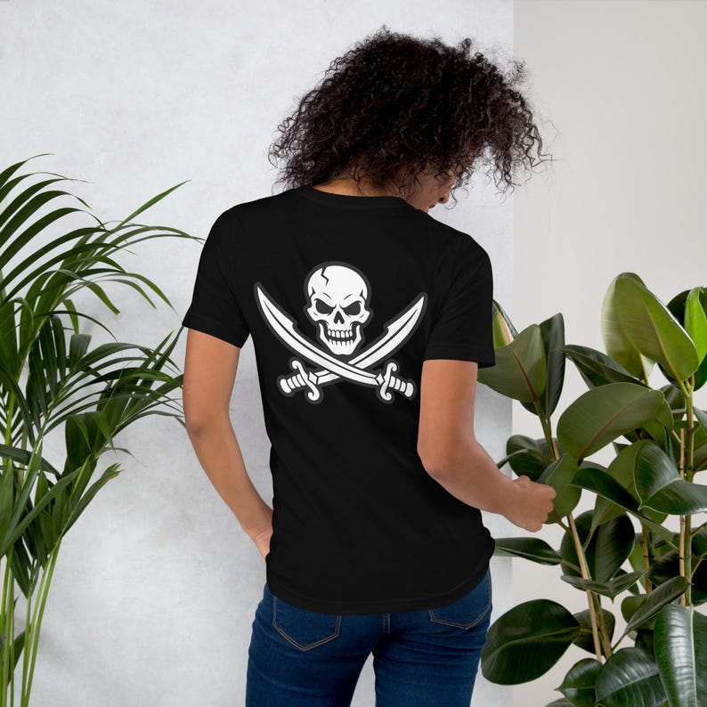 Jolly Roger Pirate Emblem – Skull and Crossed Swords Design – Historic Pirate Flag Inspired Unisex t-shirt image 4