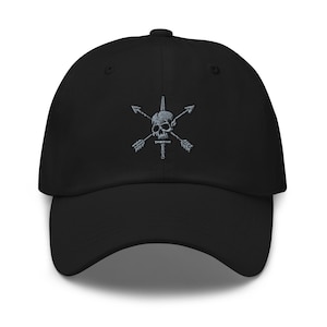 Wir trotzen den Spezialkräften der Armee Nous Defions Schädel gekreuzte Pfeile Dolch gestickter Hut Dad
