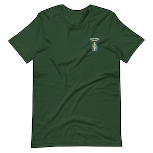 Camiseta unisex con emblema de punta de flecha, daga y rayo de las Fuerzas Especiales Aerotransportadas