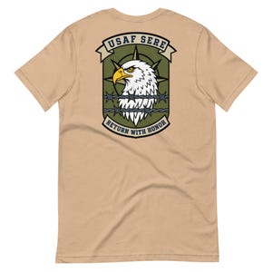 Emblema SERE de la USAF – Regreso con Honor Diseño de Parche Militar / Insignia de Supervivencia, Evasión, Resistencia y Escape Camiseta imagen 4