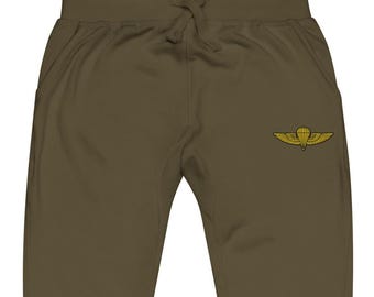 Navy Marine Corps Jump Wings Emblem – Military Parachutist Badge Design – Airborne Wings Embroidered Unisex fleece sweatpants