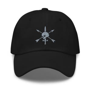 We trotseren de Special Forces van het leger | Nous Defions Skull Crossed Arrows Dolk Geborduurde Dad Hat