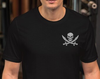 Koszulka unisex z haftowanym emblematem Jolly Roger Pirate – czaszka i skrzyżowane miecze inspirowane historyczną flagą piracką
