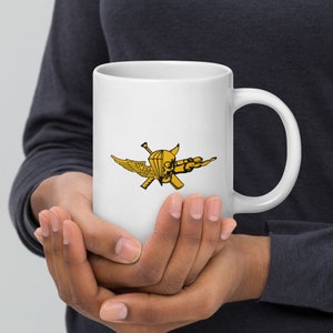 USMC Force Recon Emblem – FORECON Recon Jack Flag Design – U.S. Marine Corps Special Operations Logo White glossy mug
