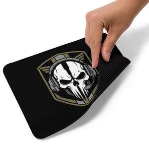 Alfombrilla de ratón con diseño táctico militar y emblema de calavera de Ghost Operator.
