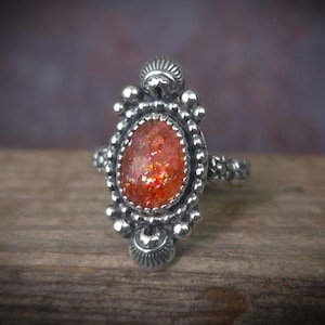 Sunstone Frilly Silver Ring Women&#39;s Size 5.5  // Frilly Stamped Sterling Silver Orange Gemstone Ring
