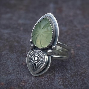 Australian Prehnite Sterling Silver Ring Women&#39;s Size 7.25 // Artisan Silver Jewelry //