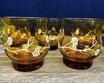 Vintage Amber Glasses with Daisies Raised Flower Pattern Libbey Retro Barware 1970’s