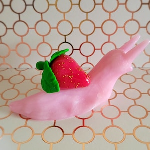 Fruit Snail: Strawberry