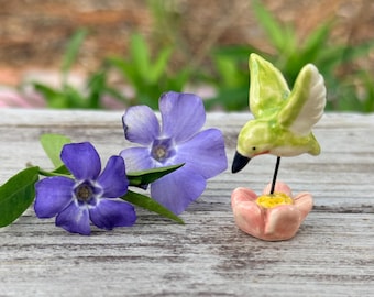 Malutki ceramiczny totem kolibra leśnego, gliniane zwierzę duchowe, figurka kolekcjonerska