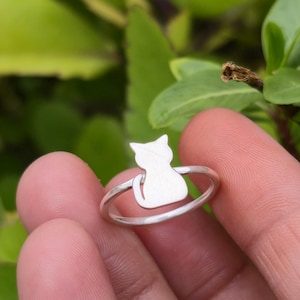Sterling Silver Cat Face Ring: Minimalist Pet Animal Jewelry