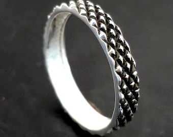 Oxidierter Sterlingsilber-Bandring: Rustikaler gotischer Stil