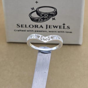 Sterling Silber Chevron Ring | Filigranes Boho Band in V-Form | Daumen Ring | Offener V Band Ring