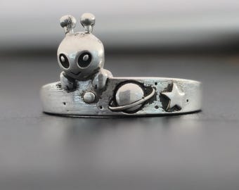 Sterling Silver Alien Ring: Space UFO Inspired Jewelry