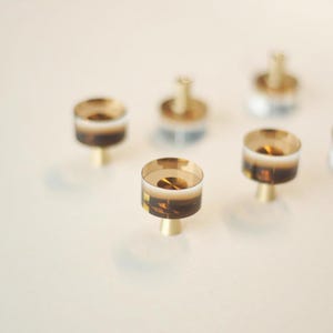 Pomo de cristal marrón para armario: elegante tirador para cajón de armario