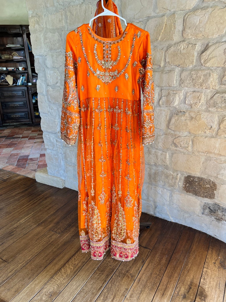 Pakistani dress image 2