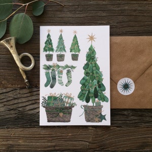 Kerstkaart nr.26, aquarel, geïllustreerde vouwkaart met envelop en sticker, kerstboom, pakje, sokken