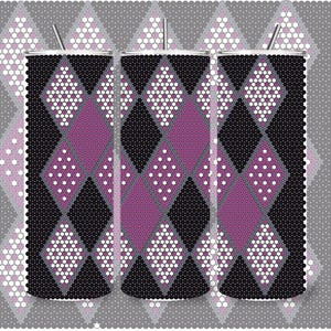 Può includere: Tre bicchieri in acciaio inossidabile con un motivo a rombi nero, viola e bianco. Il design presenta forme a diamante in nero, viola e bianco, con un bordo nero e una cannuccia argentata.