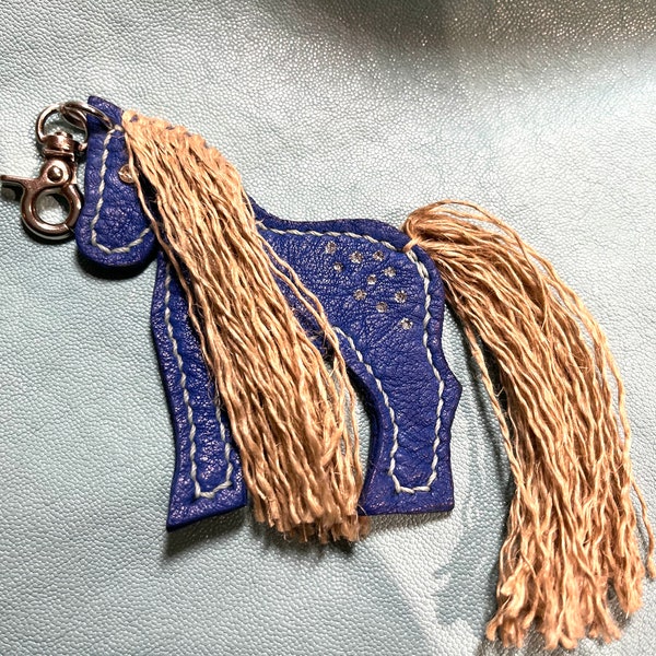 Schlüsselanhänger Taschenbaumler Pferd Pony Ecopell Bioleder Handnaht Blau