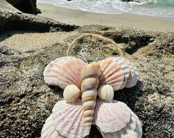 Mariposa de concha marina para colgar en la pared: Arte de decoración costera