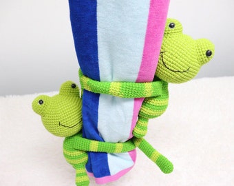 Green Frog Curtain Tie back, Crochet Frog Curtain Tieback, Frog Tieback, Frog Toy, Curtain Tieback, Long Arm Frog, Home Decor