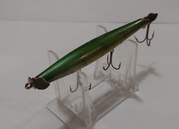 brood x fishing lure Lazy Lures Walk 4.5 is built Jen showing me how Size:5 Plus SR100