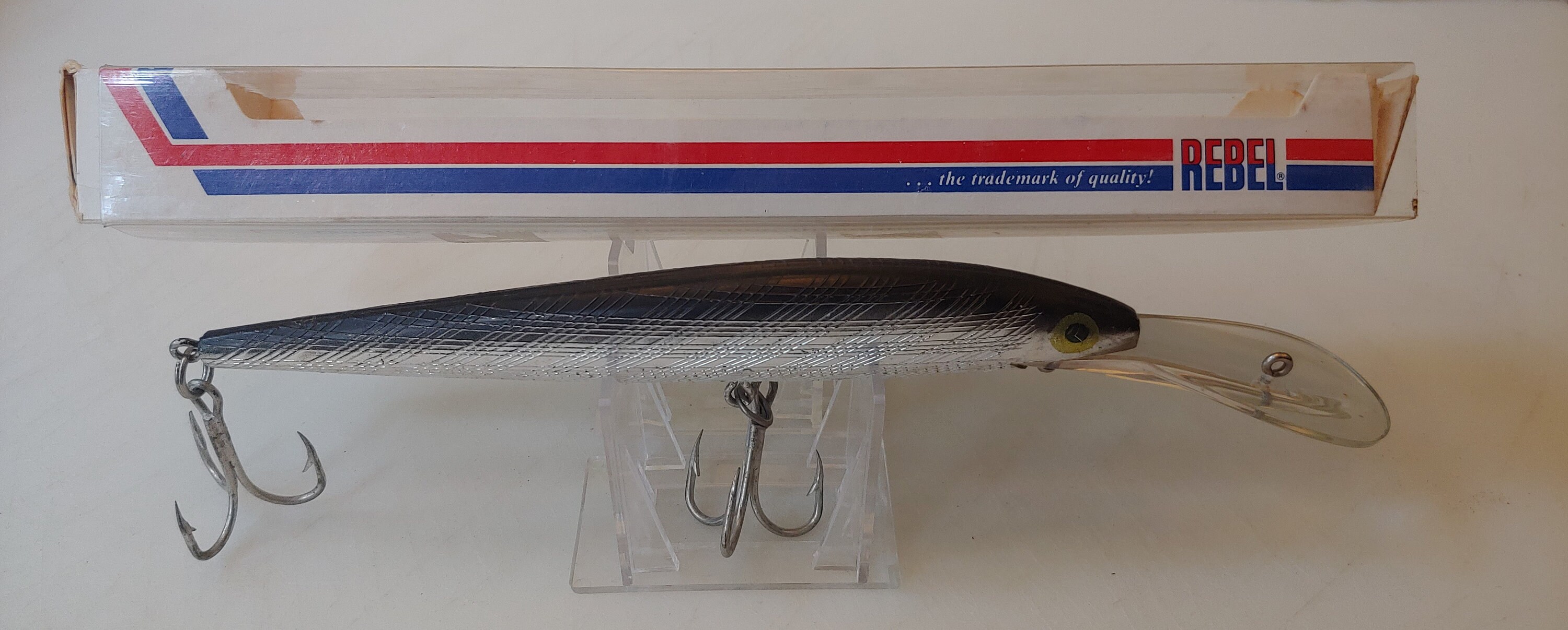 Leurre De Pêche Vintage REBEL En Plastique - Pour Bass - Boîte D'origine - Occasion