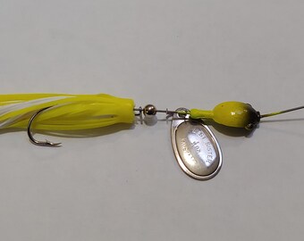 UNFISHED West Sister Twister Spinnerbait with Skirt