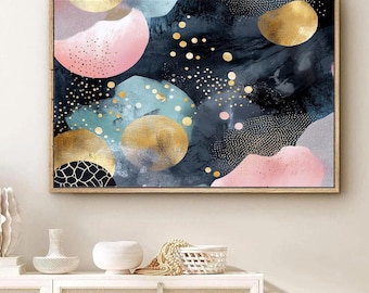 Puede incluir: Una impresión de arte mural rectangular con una composición abstracta de formas orgánicas en azul marino oscuro, rosa suave y azul claro. El diseño está acentuado con formas circulares doradas metálicas y puntos dorados dispersos, en un marco de madera clara.