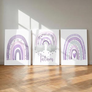 Lila Regenbogen Wandkunst, personalisierte Regenbogen Kinderzimmer Dekor, Lavendel Regenbogen Drucke, Mädchen Name Kinderzimmer Wandkunst Leinwand 3er Set