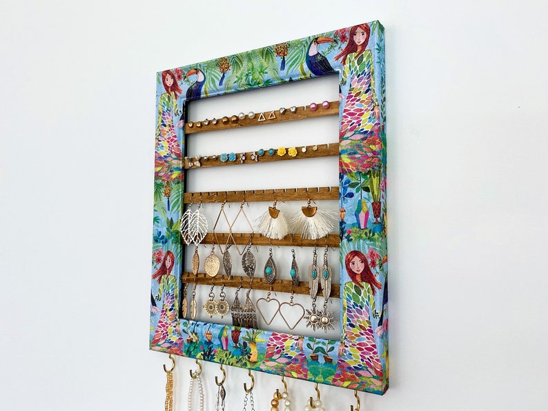 Wall Hanging Jewelry Display/ Framed Jewelry Organizer/ Vintage Jewelry