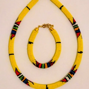 African beaded Zulu necklace & bracelet set