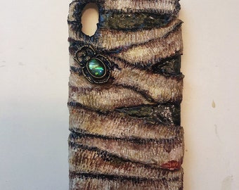 MUMMY DEAREST Horror Themed Phone Case