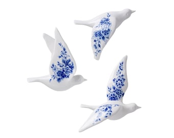 Set of 3 different wall birds, ceramic Delft blue wall art