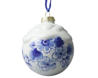 Ornament 8 cm, flowers and snow, traditional Delft blue with modern elements and playful designs