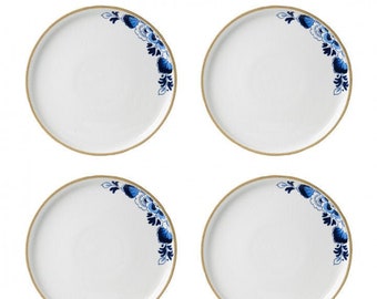 Set of 4 Delft blue dinner plates with a rustic rim and Delft blue flower decorations