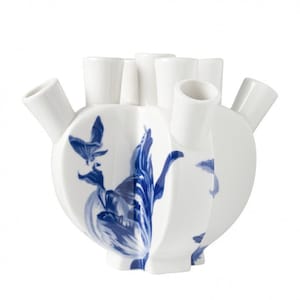 Heart shaped tulip vase, decorated with watercoloring tulips, Delft blue porcelain