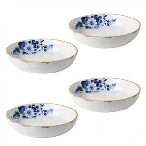 Set of 4 pasta bowls or plates, Delft blue porcelain and minimalistic floral design