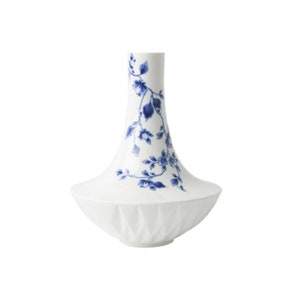 Vase 12 cm, Blue Fold, une rencontre entre le bleu hollandais de Delft et l'origami asiatique