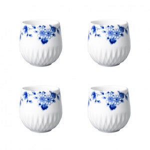 Set of 4 espresso cups with origami shape and Delft blue cherry blossom decoration on porcelain