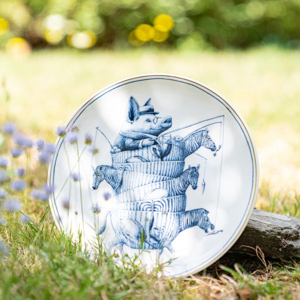 Wall plate by Redmer Hoekstra "Pig and Zebra", Delft blue