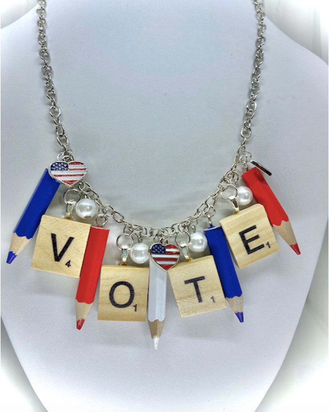 Buy Junkin 50 Pcs 4th of July Light up Necklace Bulk Include 25 Light up  Heart Necklace and 25 Led Patriotic Star Bead Necklace Red Blue Fourth of  July Glow Necklaces for
