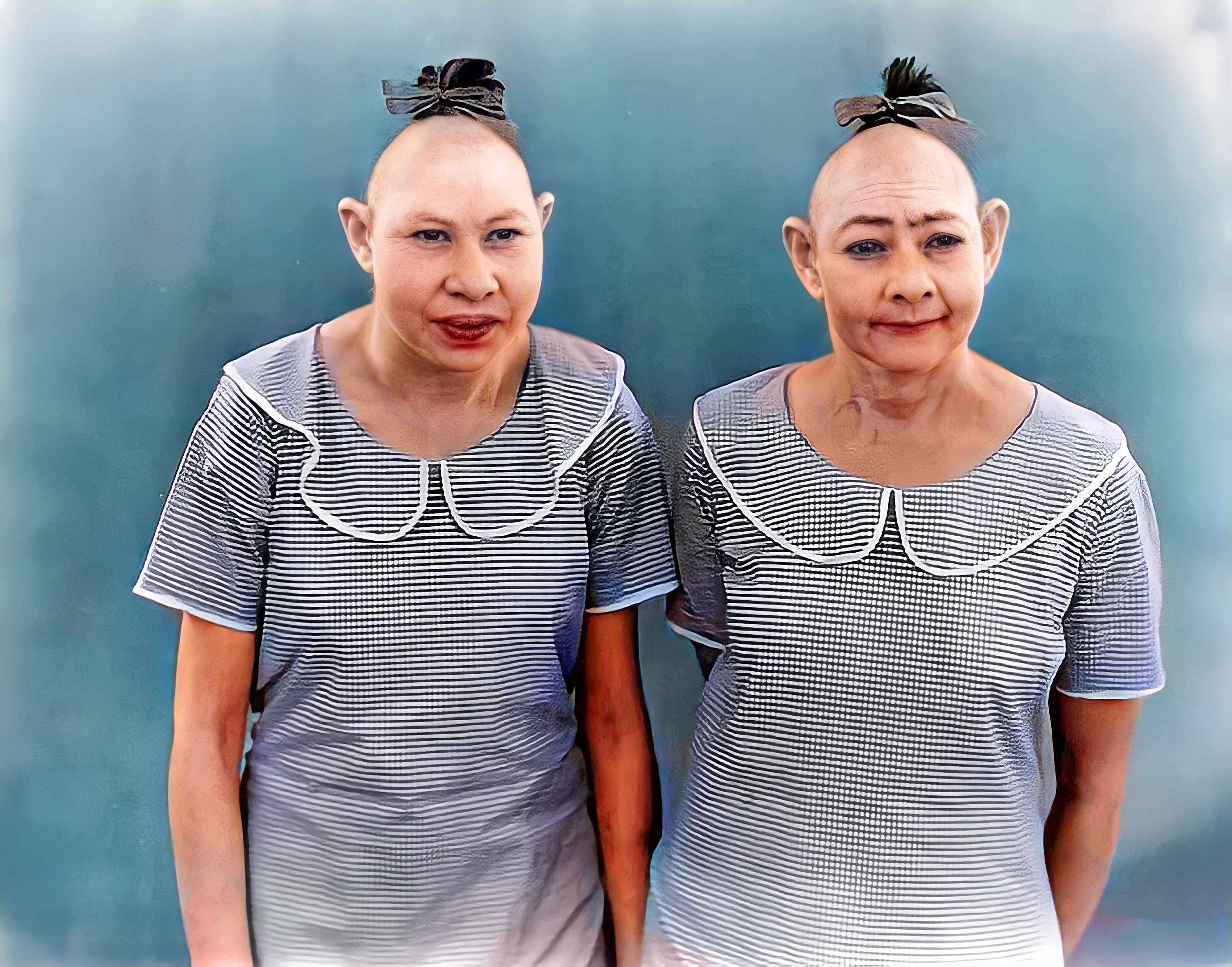 Freaks 1932 Elvira and Sister Jenny Lee Snow Billed as Pip and Flip 11