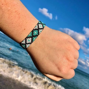 Handmade Seed Bead Bracelet: White & Turquoise Mayan Design