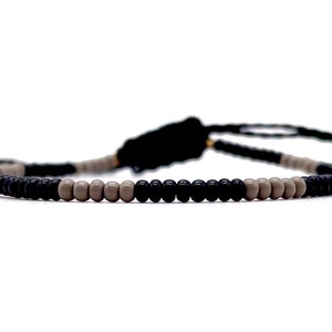 Bracciale in corda nera e grigia, bracciale in cera da uomo, bracciale con perline minimalista, bracciale regolabile nero, gioielli surfisti della California, unisex